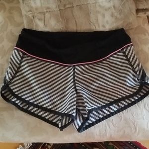 Lululemon speed up shorts 2.5 in